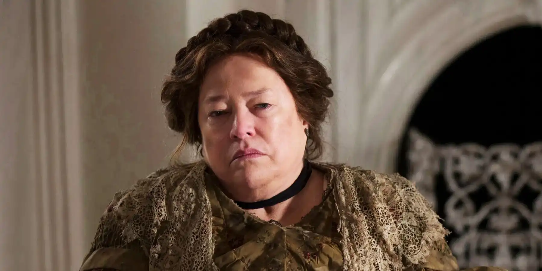 Futuro de American Horror Story é confirmado após crossover da 13ª temporada