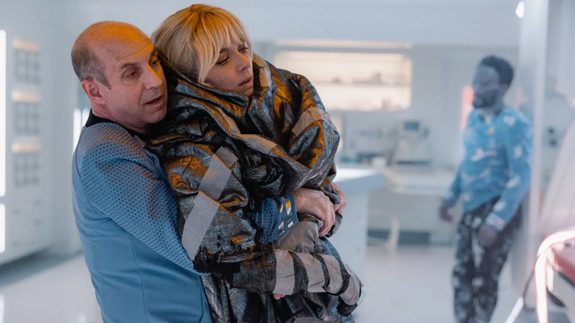 Retorno do primeiro médico de Star Trek em Strange New Worlds é explicado por co-produtor
