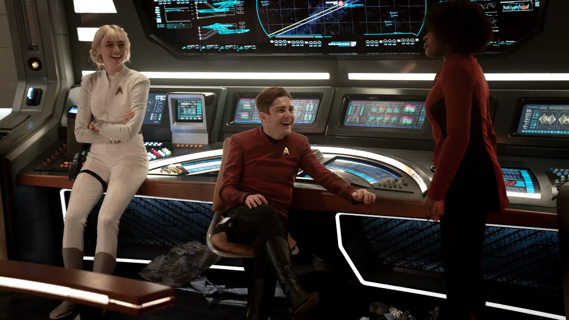 Celia Rose Gooding confirma interesse em retorno como Uhura em possível spinoff de Star Trek e comenta final de Strange New Worlds