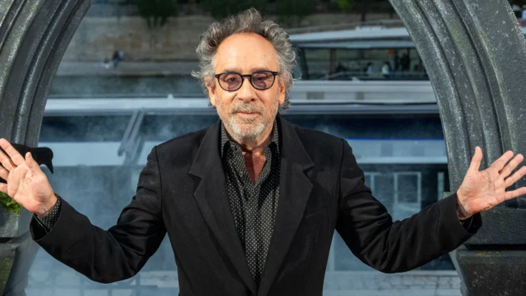 Filme “A Fantástica Fábrica de Chocolate” de Tim Burton lidera streaming global, mas remake gera polêmica