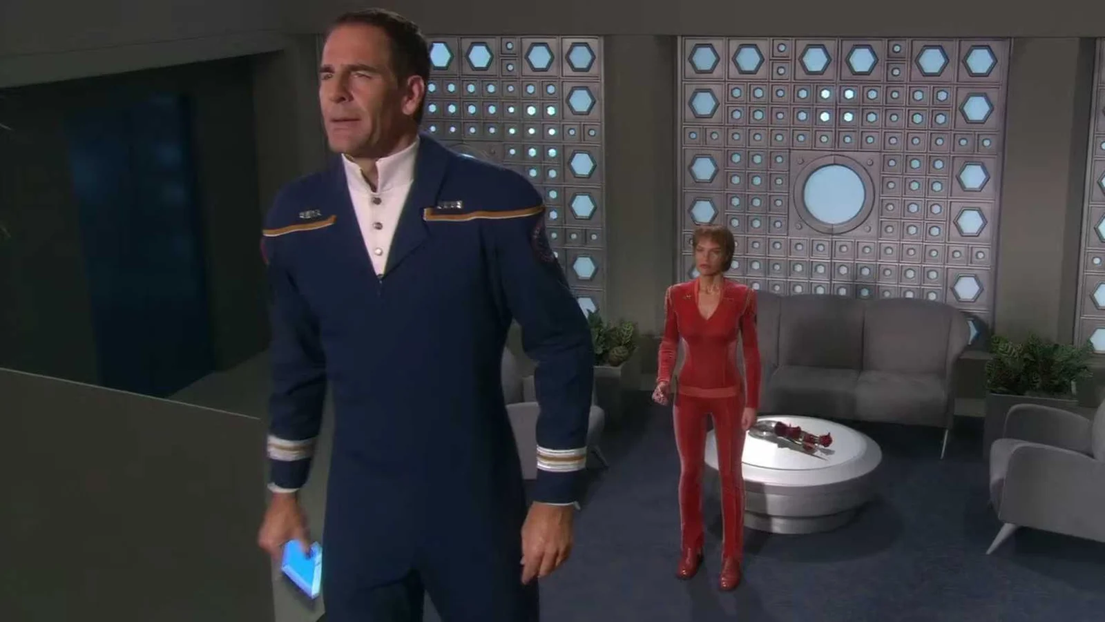 Scott Bakula confirma aceitação da nomeação para presidente da Federação Unida dos Planetas