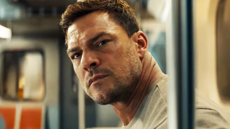 Primeiro episódio da 4ª temporada de Reacher mostra grandes mudanças em relação ao livro
