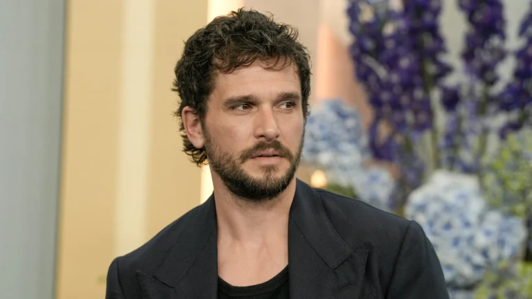 Kit Harington protagoniza série em quatro partes baseada no clássico de 167 anos com trailer e data de lançamento divulgados