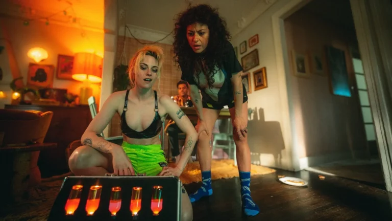 Filme “The Wrong Girls” estreia em agosto e fracassa em comédia sobre drogas