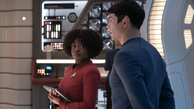 Celia Rose Gooding confirma interesse em retorno como Uhura em possível spinoff de Star Trek e comenta final de Strange New Worlds