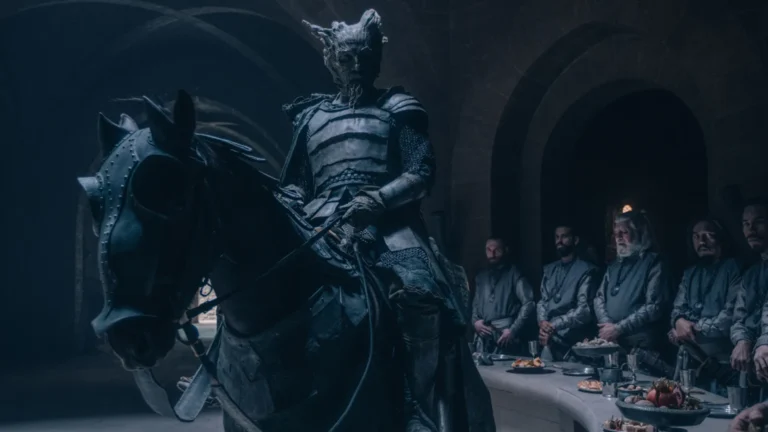 Filme de fantasia sombria “The Green Knight” deixará Netflix em duas semanas
