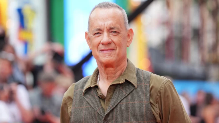 Warner Bros. negocia com Tom Hanks para adaptar livro best-seller “Theo of Golden” ao cinema