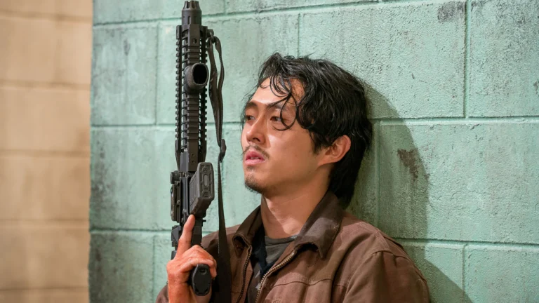 Steven Yeun retorna ao gênero sobrenatural em nova série da Netflix