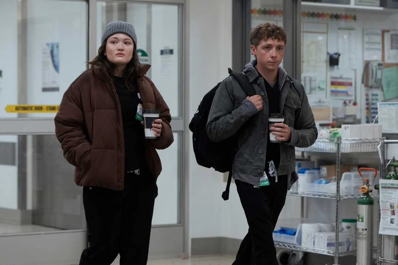 Trailer da 3ª Temporada de The Pitt Revela Retorno de Personagem Principal e Novos Conflitos no Pronto-Socorro