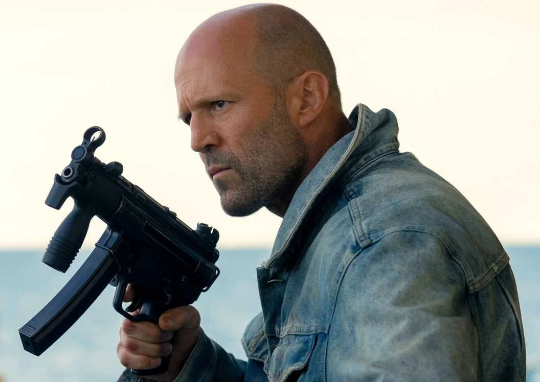 Novo thriller de Jason Statham mantém sequência positiva entre público no Rotten Tomatoes