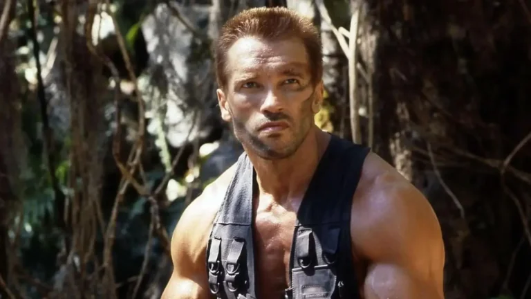 Frase icônica de “Predator” foi precedida por diálogo semelhante em franquia de Stallone dois anos antes