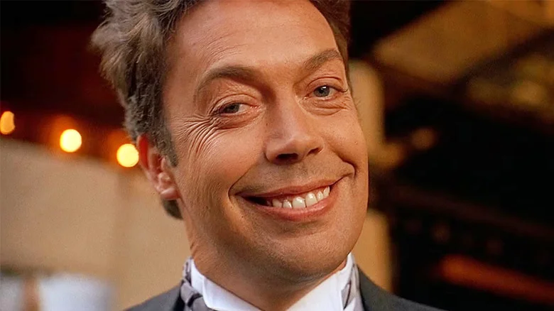 Tim Curry, ator icônico de Rocky Horror Picture Show e Esqueceram de Mim 2, morre aos 80 anos