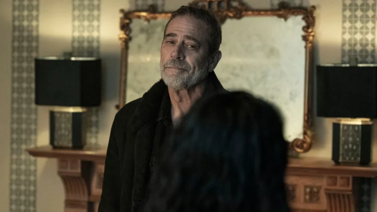 Trailer do episódio 7 da 3ª temporada de The Walking Dead: Dead City mostra Negan com arma apontada para Maggie