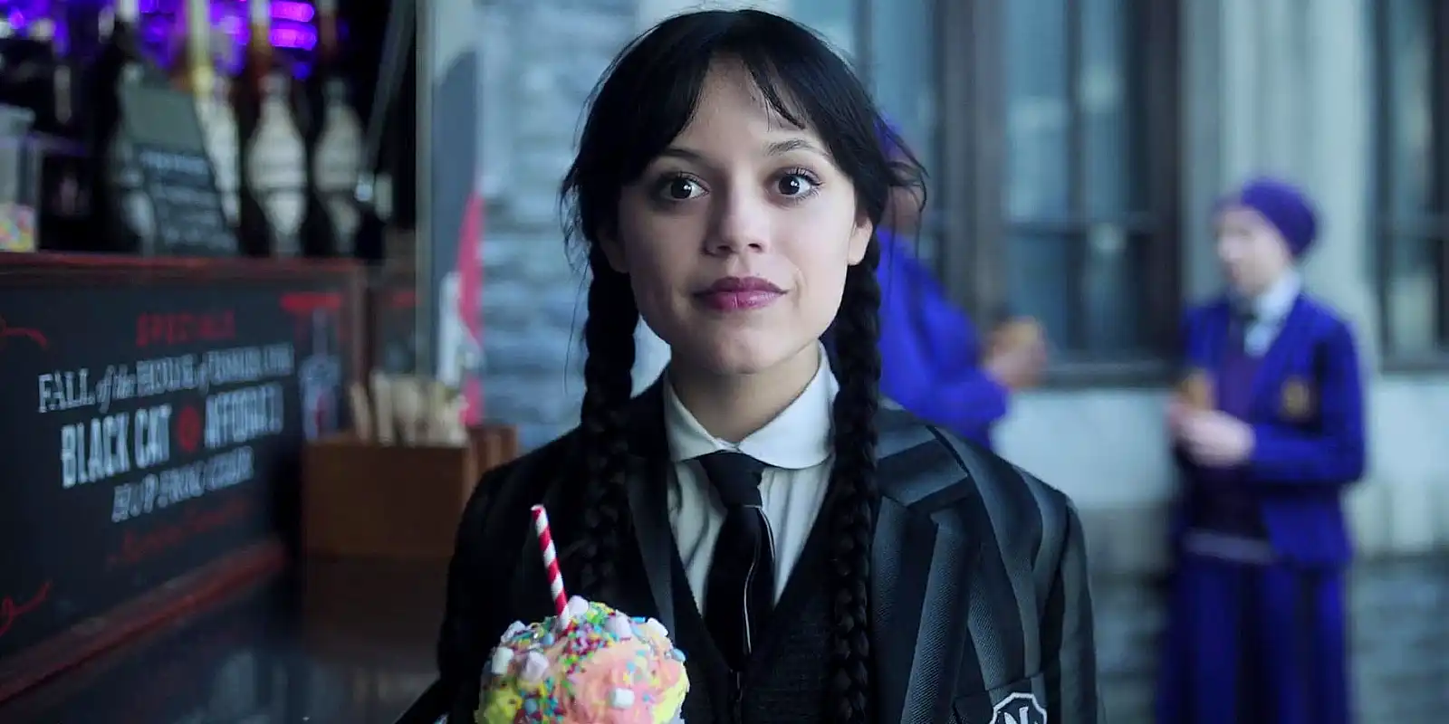 Jenna Ortega revela detalhes da linha do tempo e novidades da 3ª temporada de Wednesday