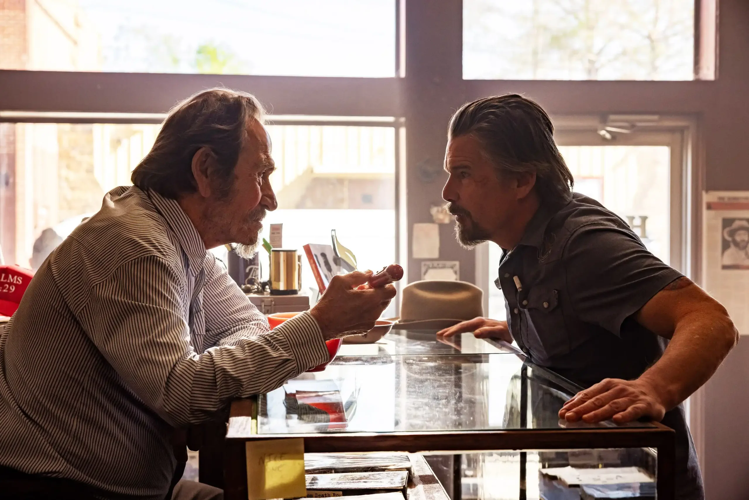 Segunda temporada de The Lowdown terá estreia oficial em 14 de outubro