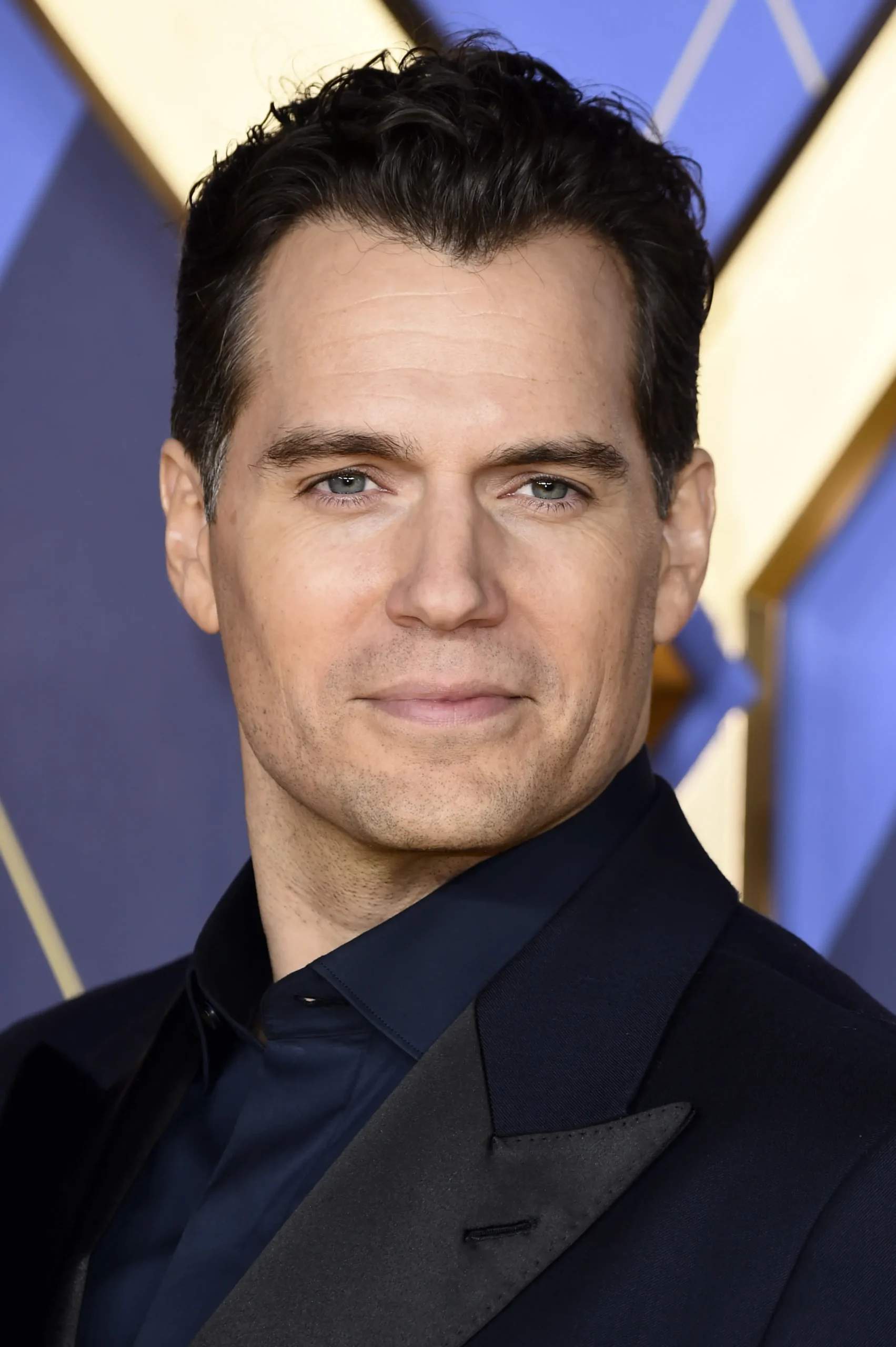 Novo thriller de espionagem da Netflix com Henry Cavill e Kevin Hart anuncia três novos atores, incluindo estrela de Harry Potter