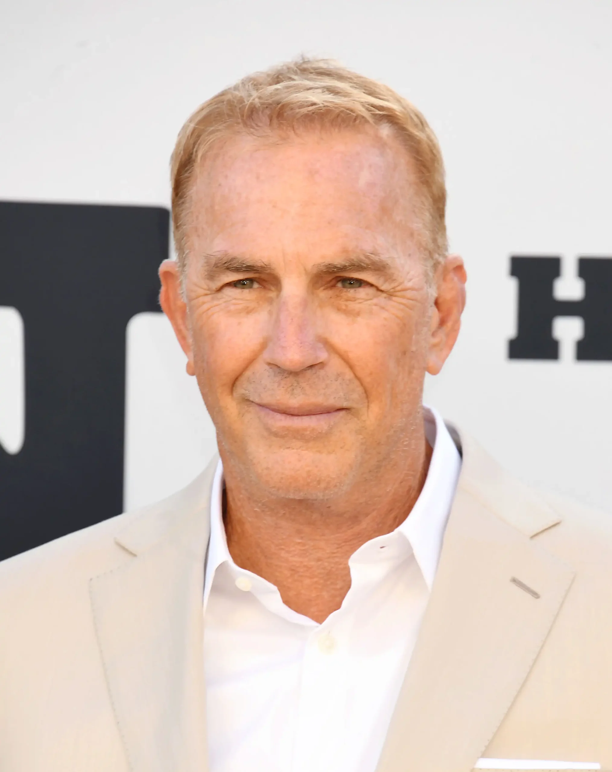 Ator Originalmente Escolhido para Interpretação de John Dutton em Yellowstone é Revelado Após Oito Anos