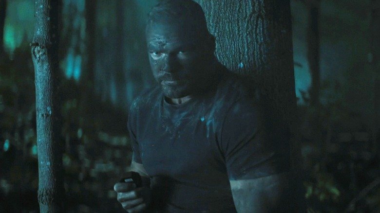 Alan Ritchson compara Jack Reacher a um animal selvagem para explicar o personagem