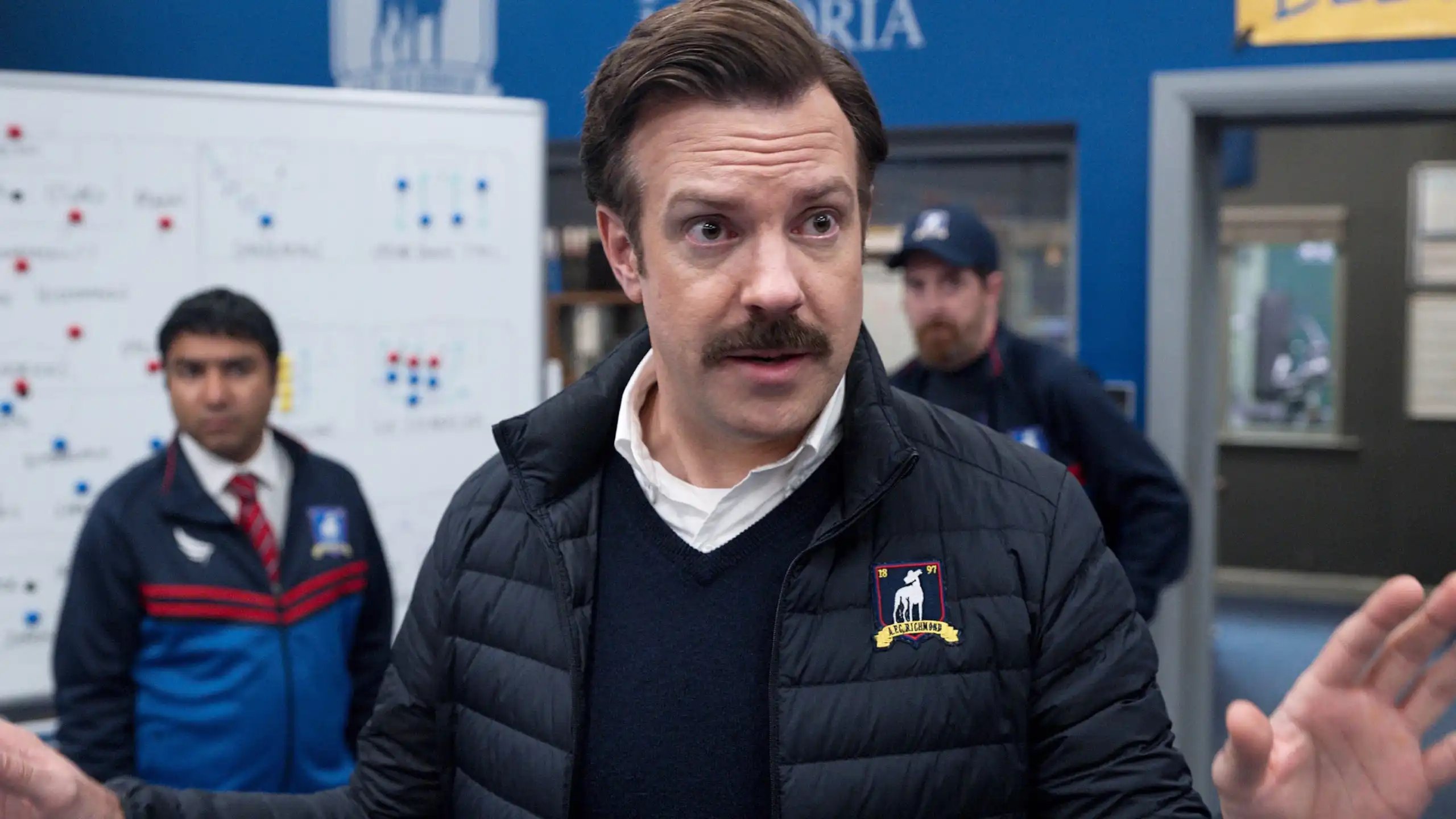 Jason Sudeikis e Apple TV desmentem rumores sobre spin-off de Ted Lasso