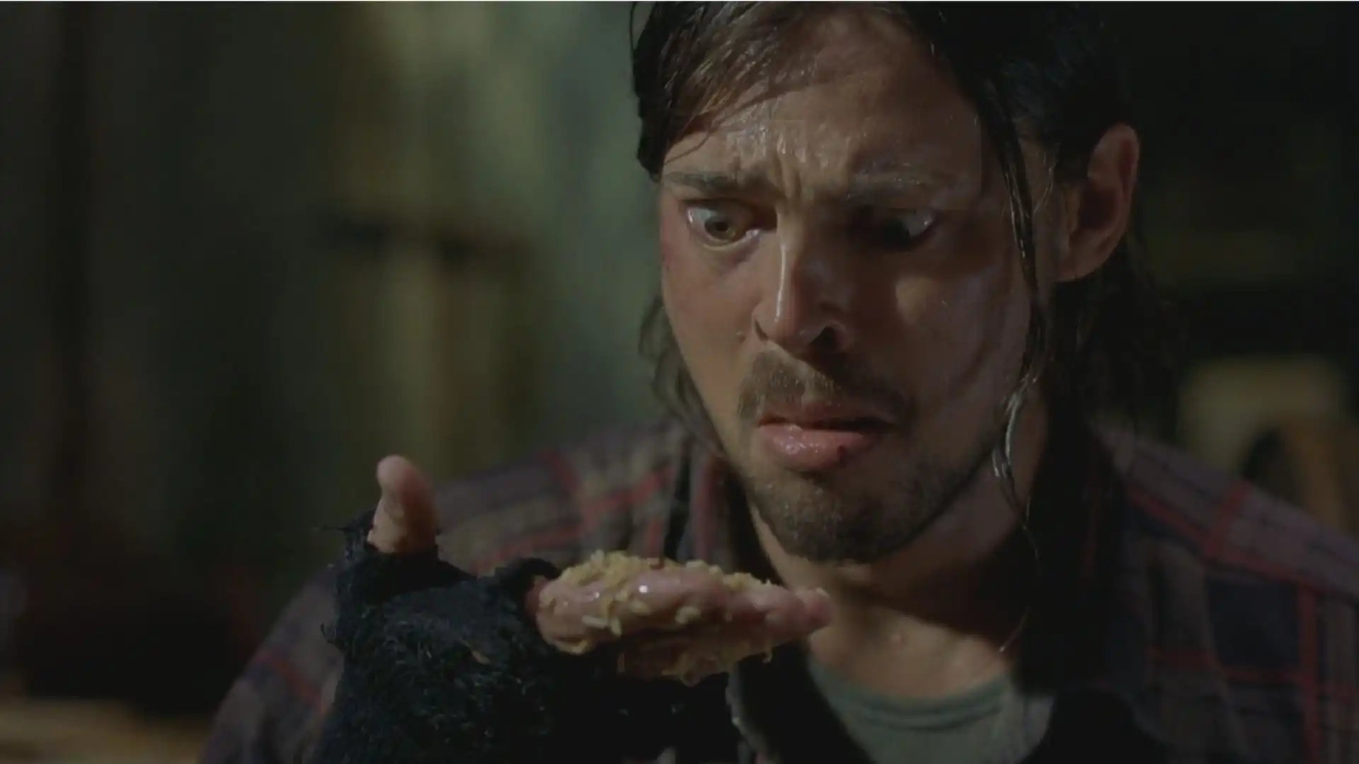 Filme de terror com Karl Urban e cena de abertura marcante sai de streaming em agosto