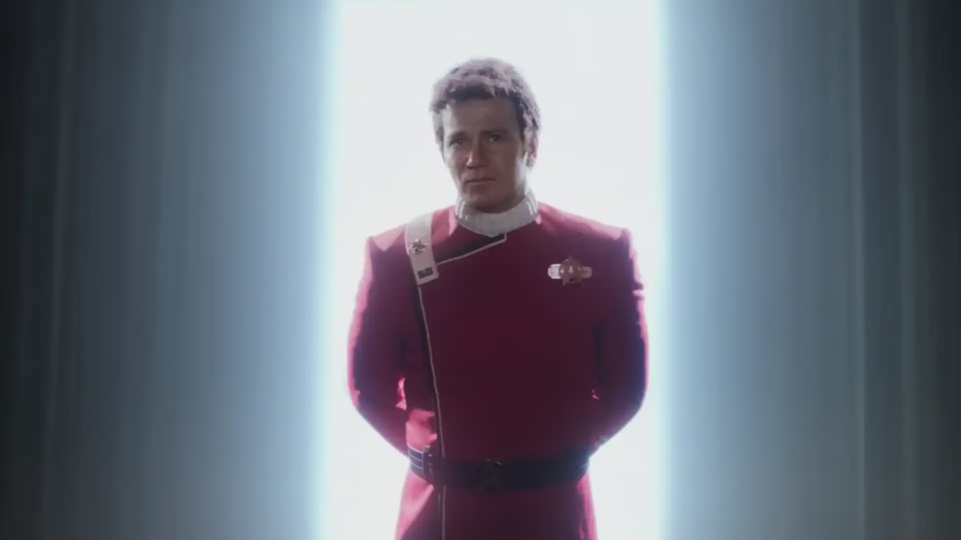 Sam Witwer detalha substituição de William Shatner como Capitão Kirk em curta de Star Trek