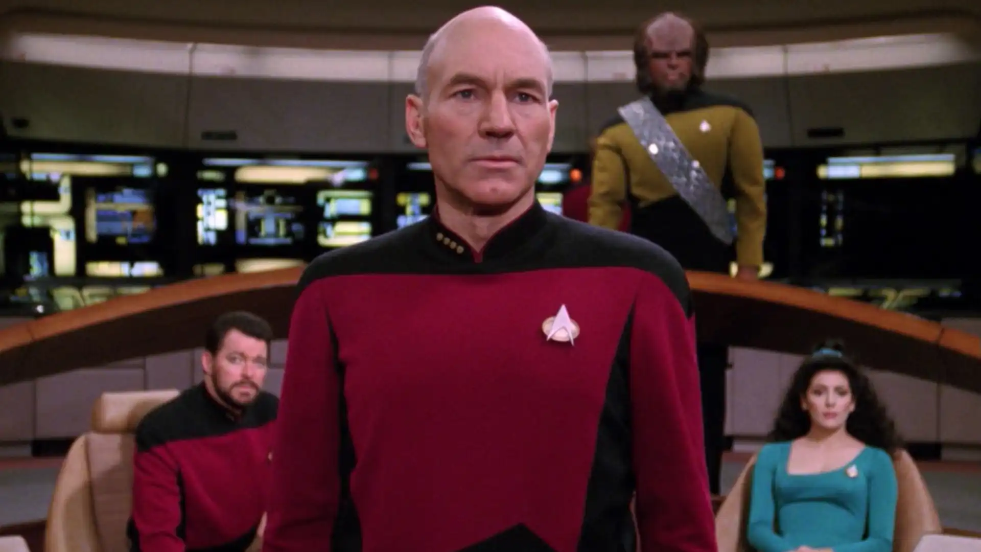 Produtor de Star Trek determina quando TNG se tornou marcante e desafia novas séries a criarem episódios de alto conceito