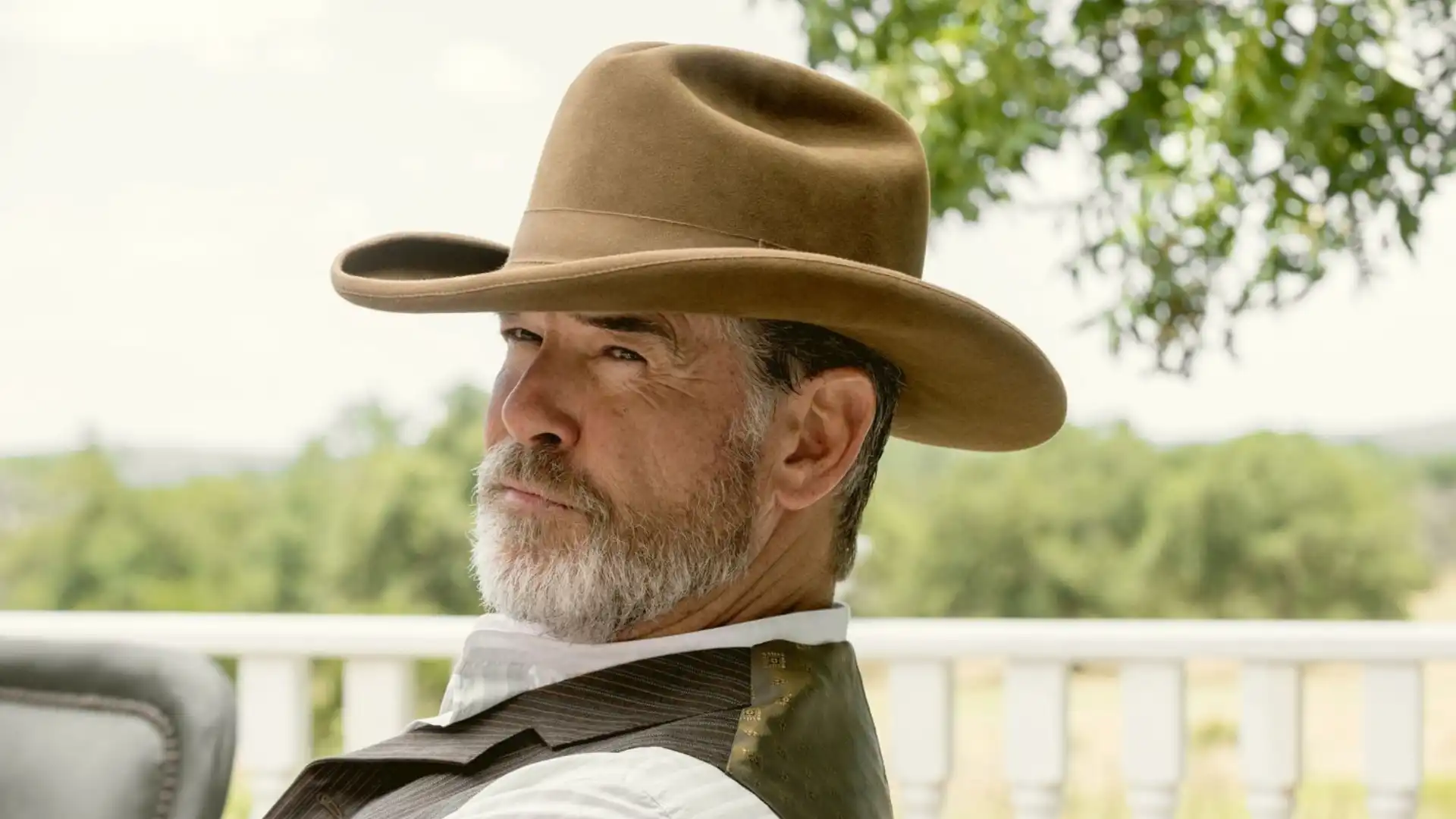 Pierce Brosnan entra para o elenco de Extraction 3 ao lado de Chris Hemsworth