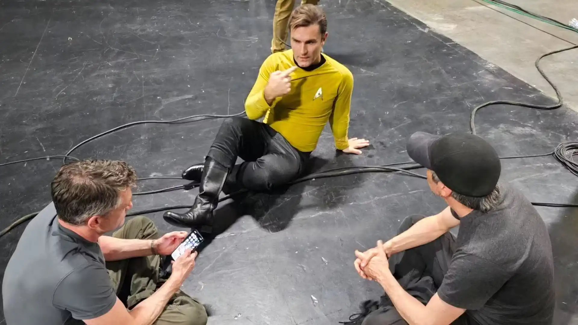 Sam Witwer detalha substituição de William Shatner como Capitão Kirk em curta de Star Trek