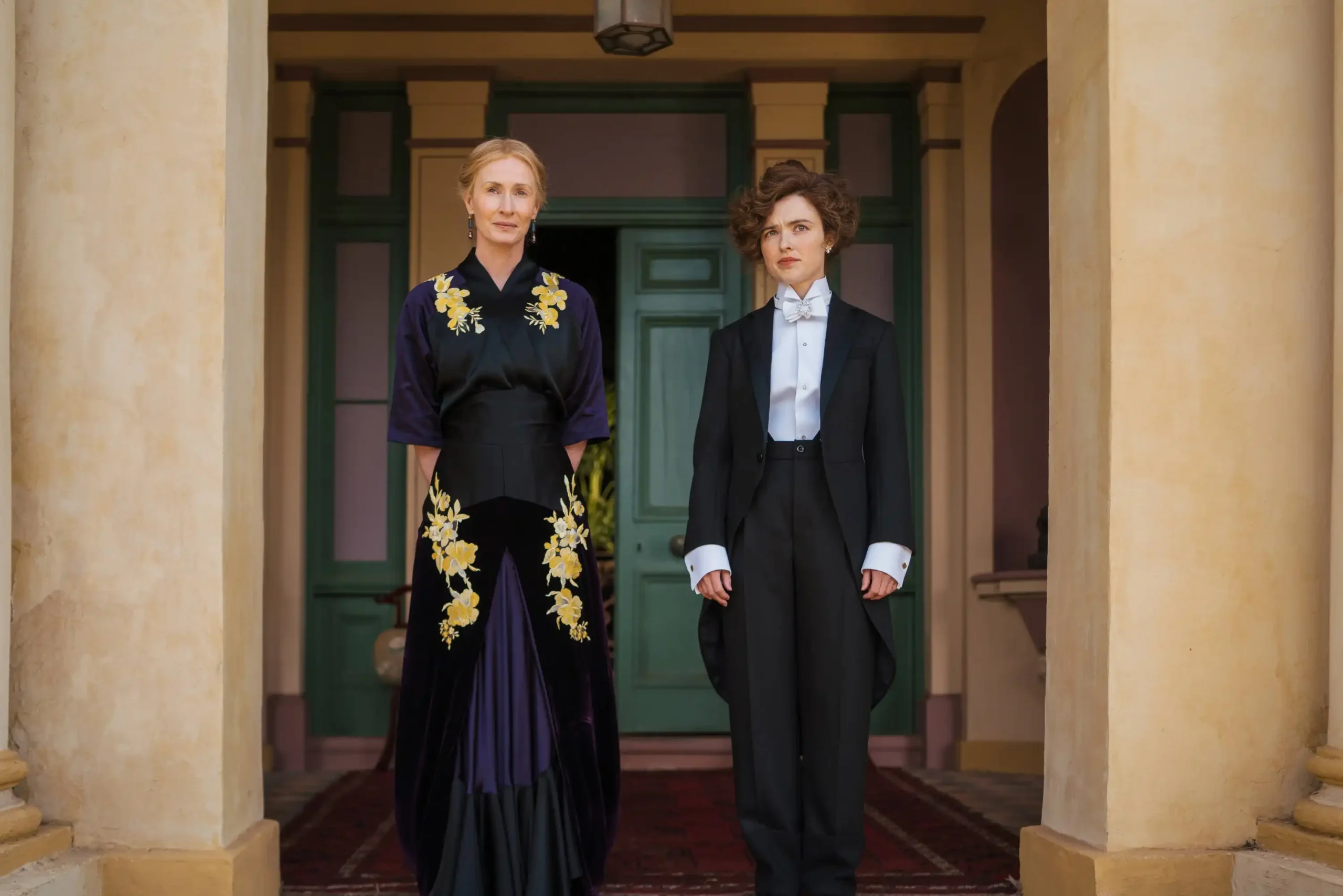 Série histórica da Netflix baseada em clássico de 125 anos estreia com avaliação rara no Rotten Tomatoes