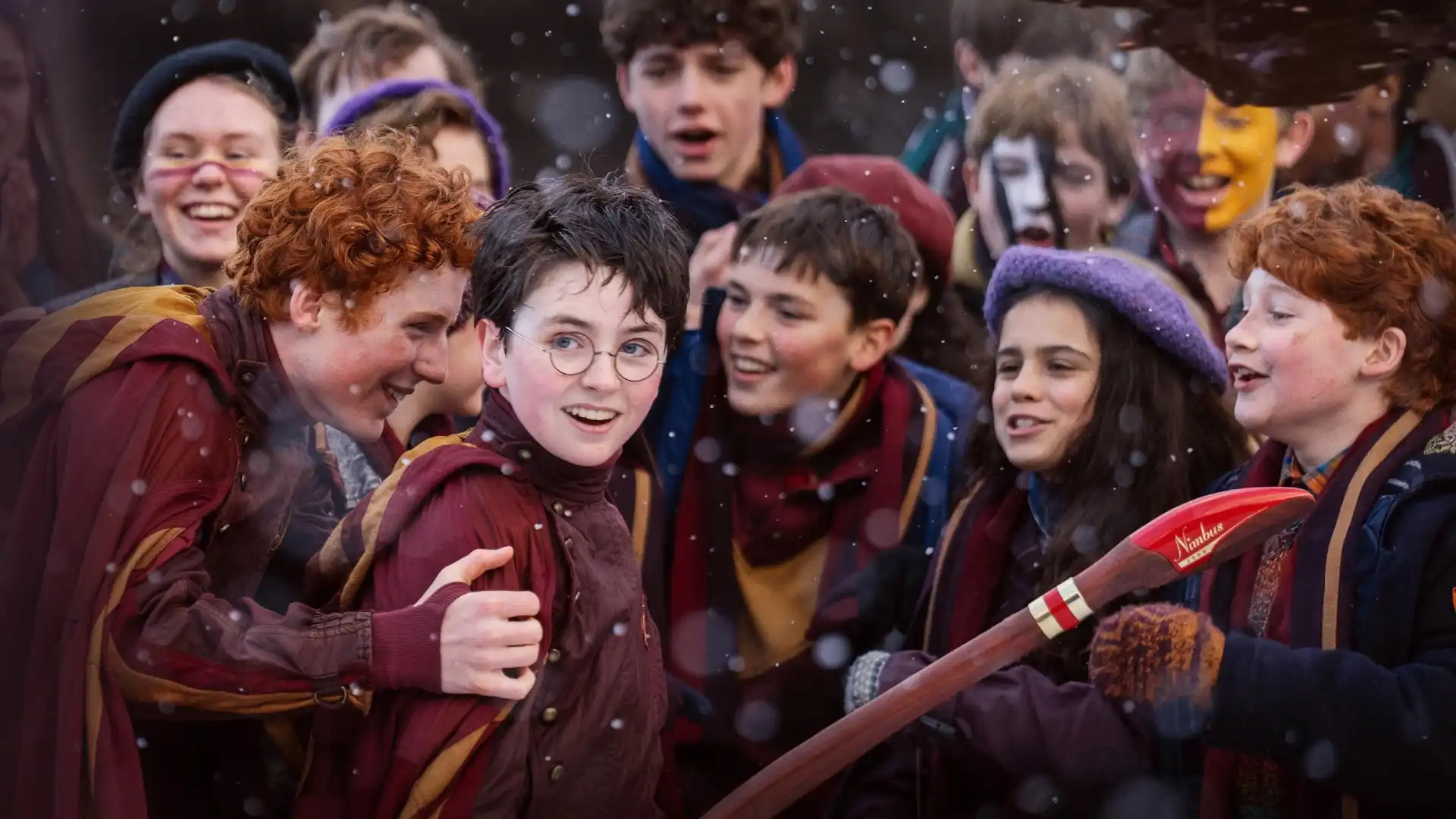 Nicholas Hoult será Gilderoy Lockhart na segunda temporada de Harry Potter da HBO