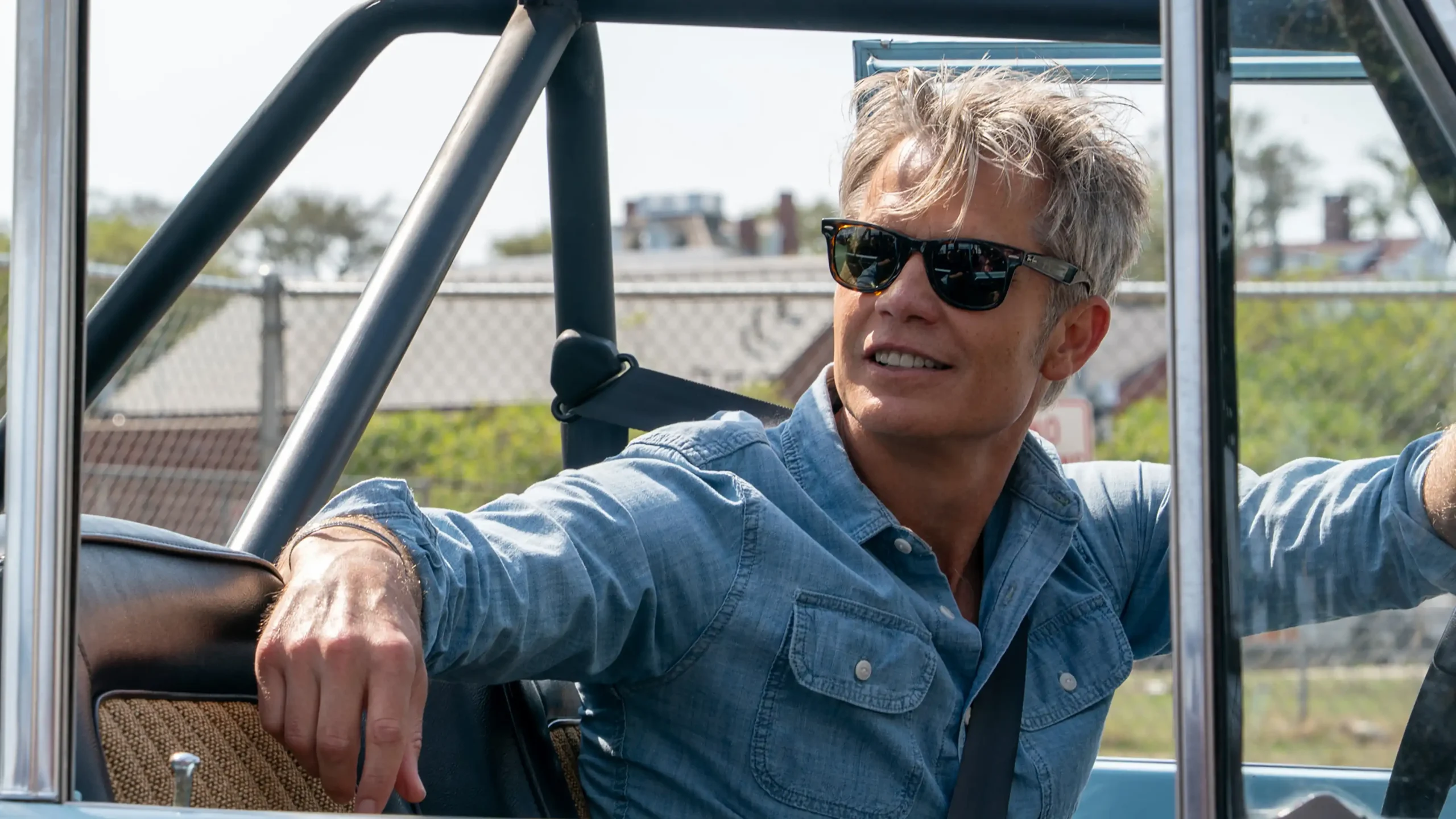 Retorno de Timothy Olyphant em “The Five-Star Weekend” está confirmado pela showrunner