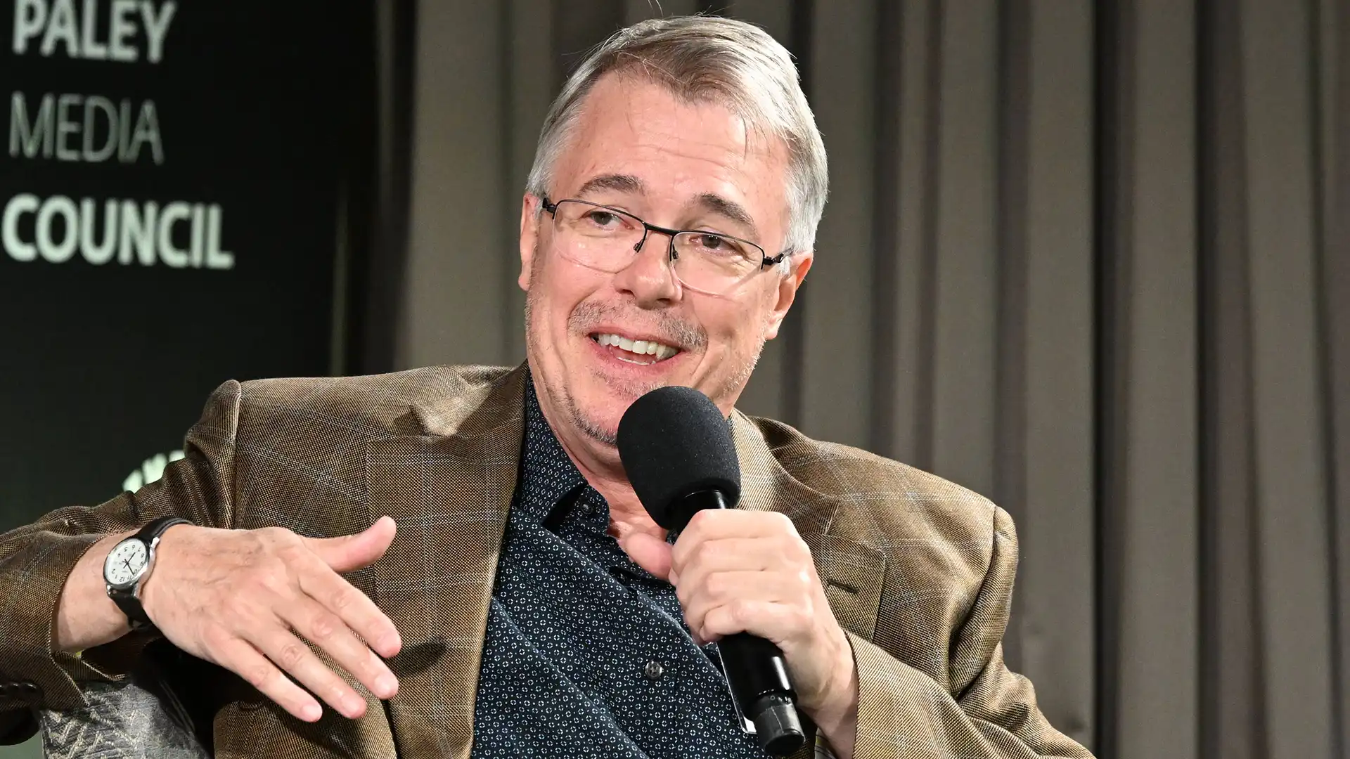 Vince Gilligan Revela Como The X-Files Influenciou Seu Trabalho em Pluribus