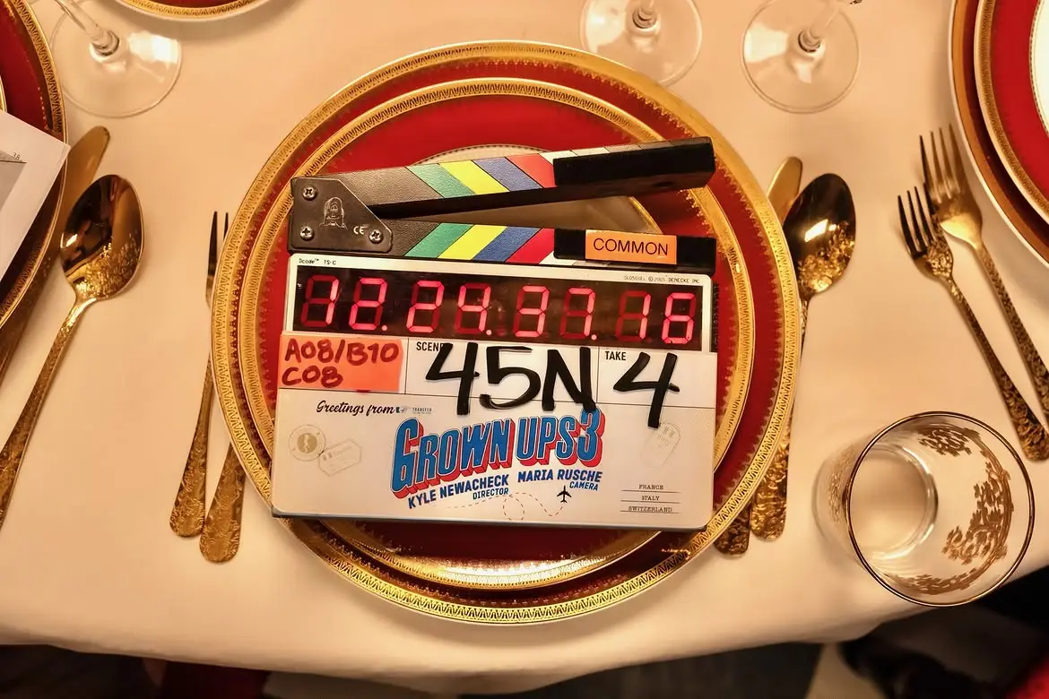 <strong>Grown Ups 3</strong> divulga primeiras fotos, elenco confirmado e detalhes da produção