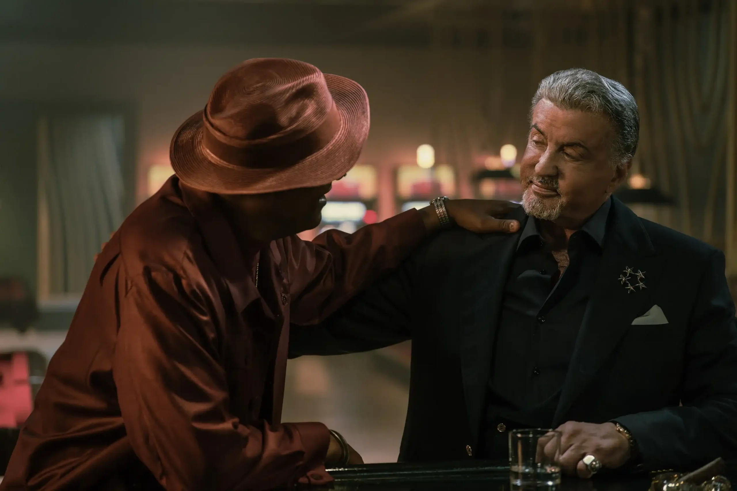 Taylor Sheridan prepara crossover importante com spin-off de série policial