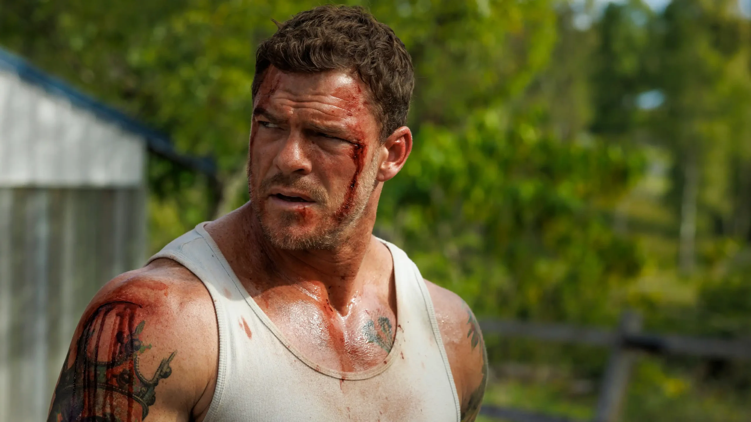Novo thriller de ação com Alan Ritchson alcança uma das melhores avaliações da carreira no Rotten Tomatoes