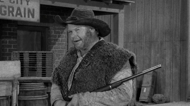 Alan Hale Jr., ator de “Ilha dos Birutas”, atuou em três papéis diferentes na série western “Gunsmoke”