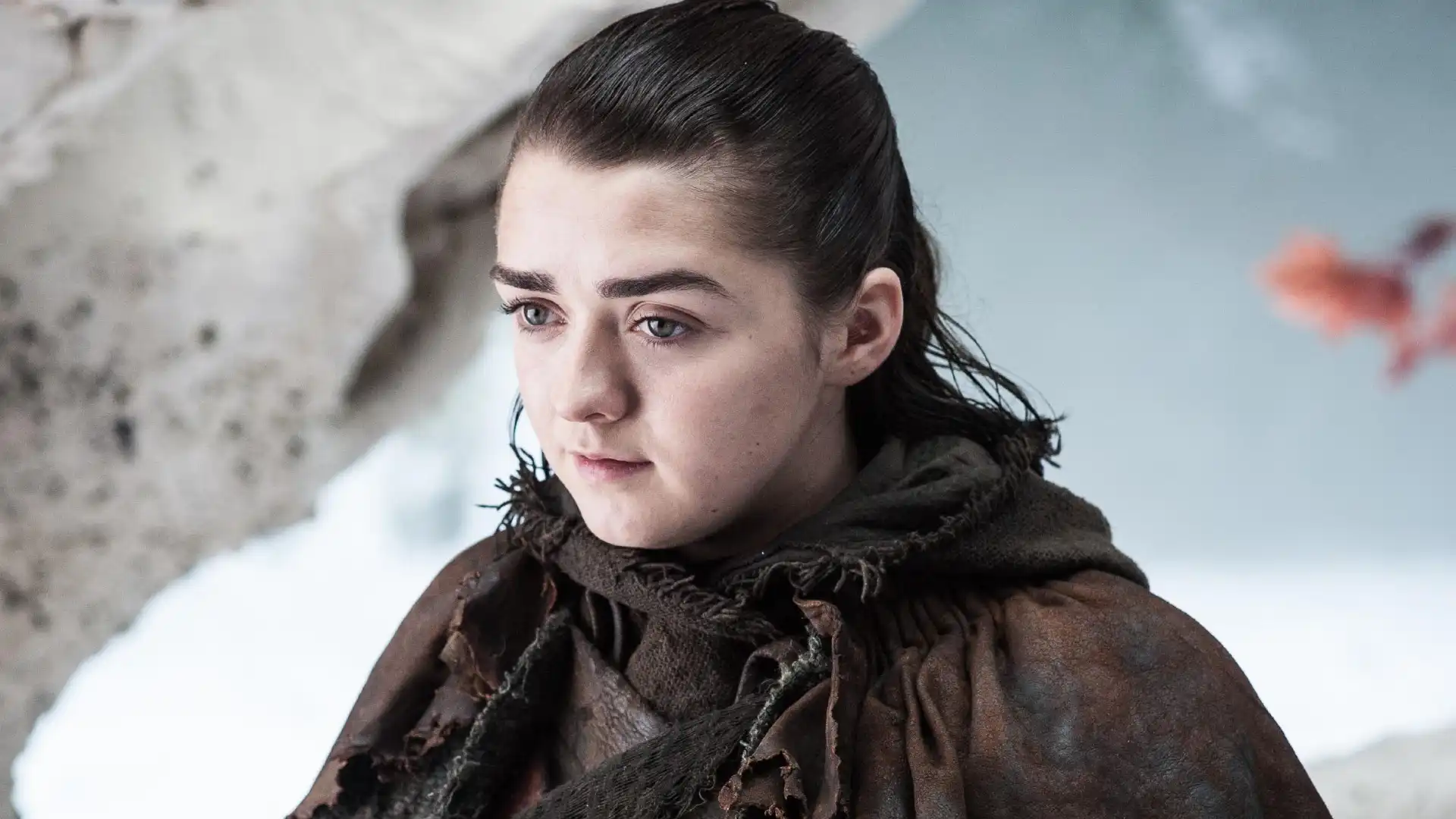 Maisie Williams diz que temporadas finais de Game of Thrones são “muito constrangedoras” para assistir