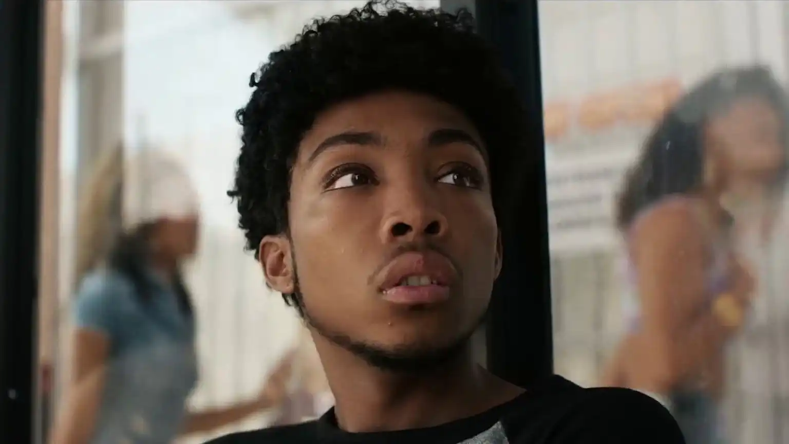 Spin-off de Snowfall estreia com avaliação perfeita no Rotten Tomatoes e mantém legado de suspense da FX