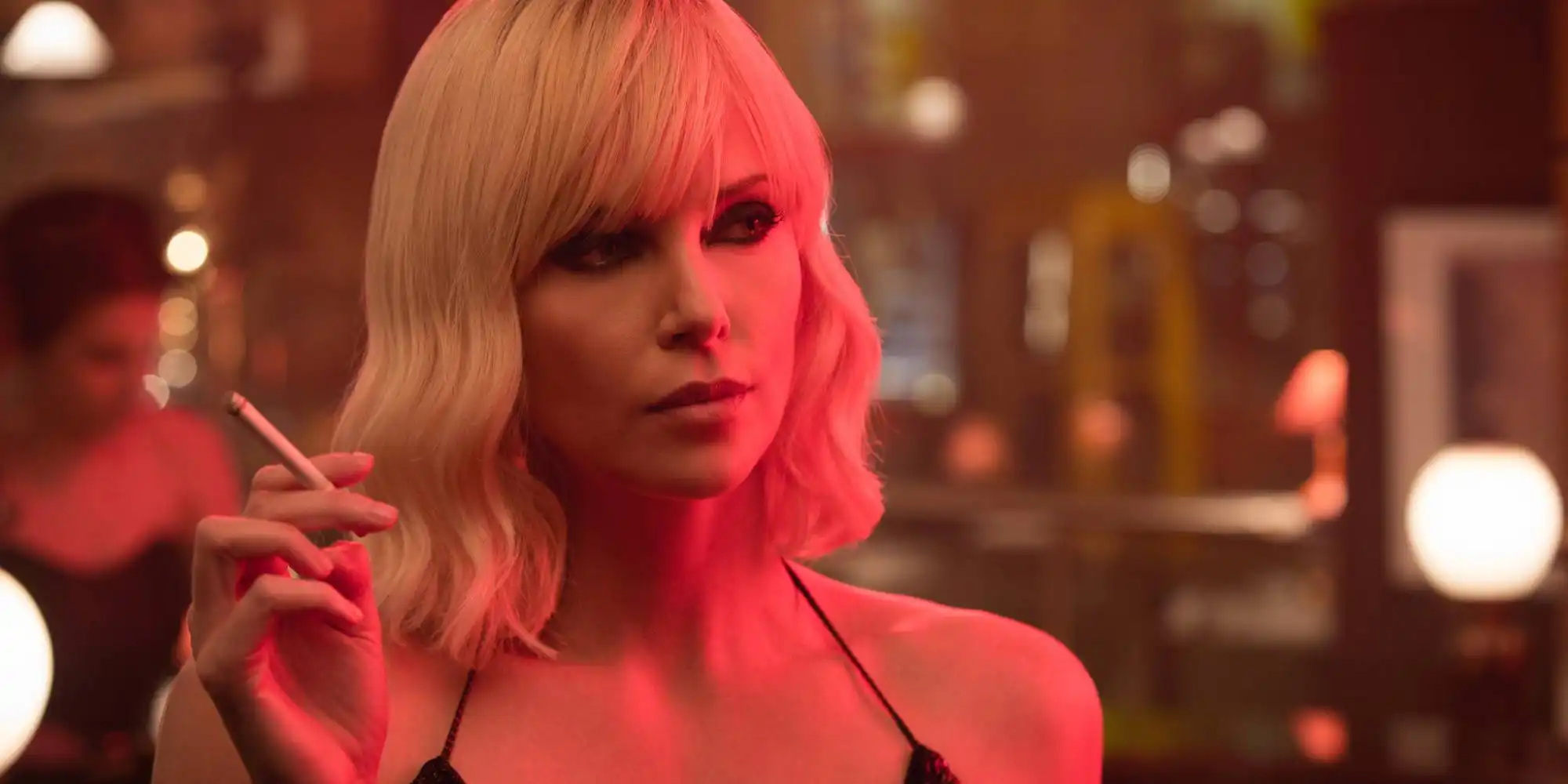 Filme “Atomic Blonde”, inspirado em John Wick, está disponível no Prime Video e ainda merece uma continuação