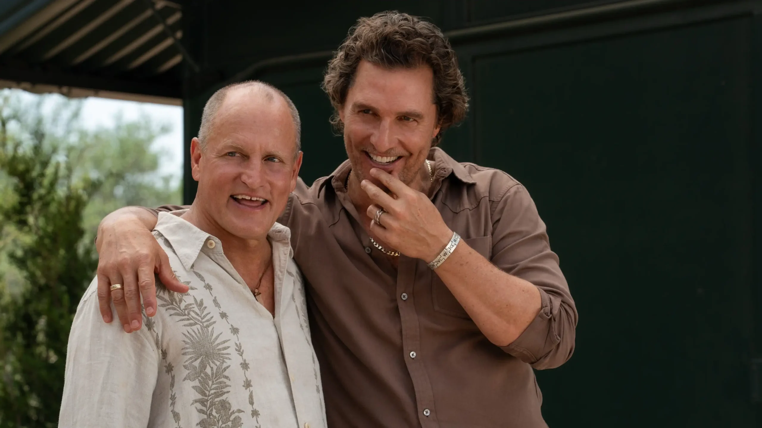 Nova série com Matthew McConaughey e Woody Harrelson estreia com boa aceitação do público no Rotten Tomatoes