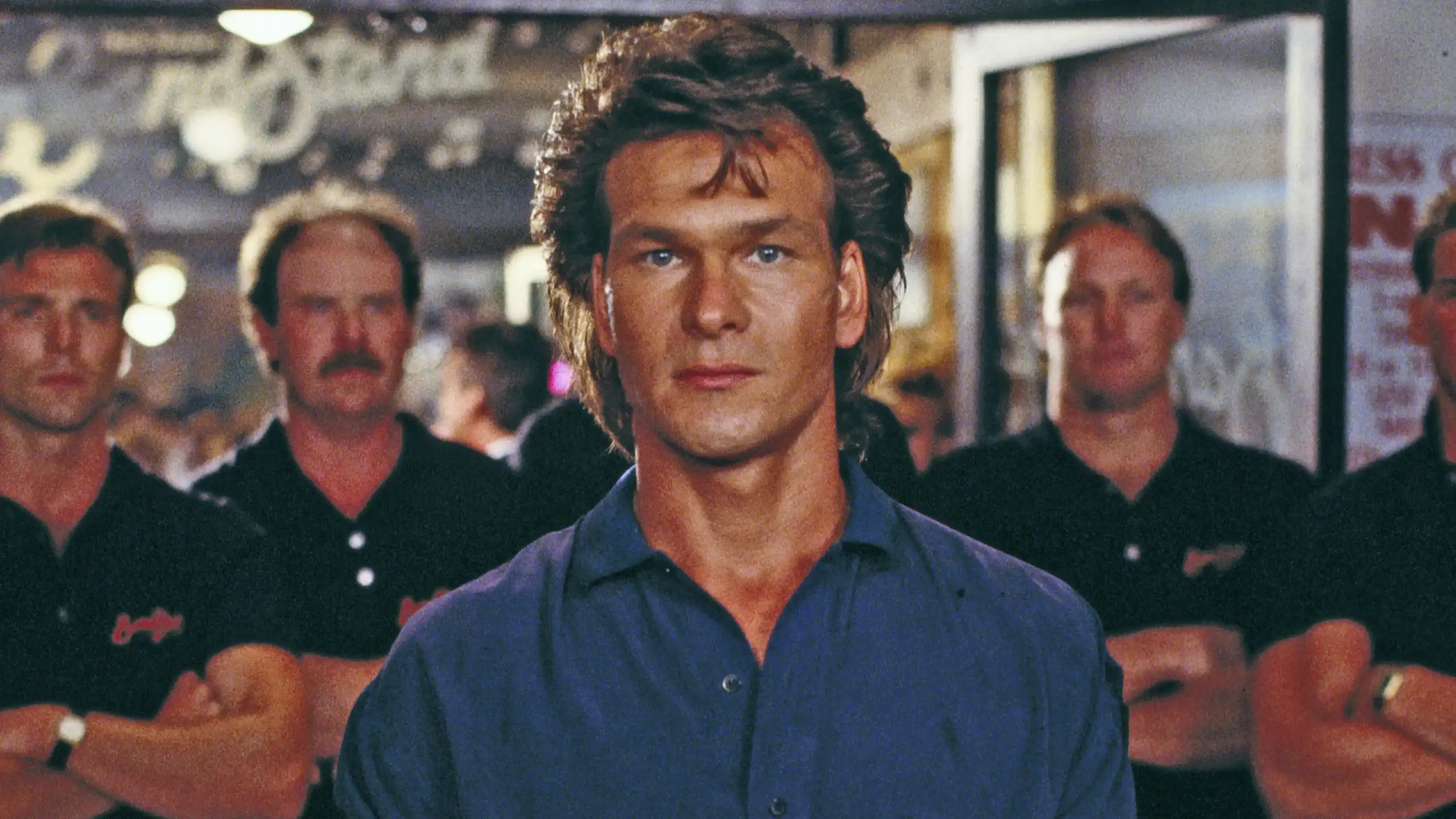 Filme de ação icônico de Sam Elliott que gerou franquia de 37 anos é sucesso no streaming
