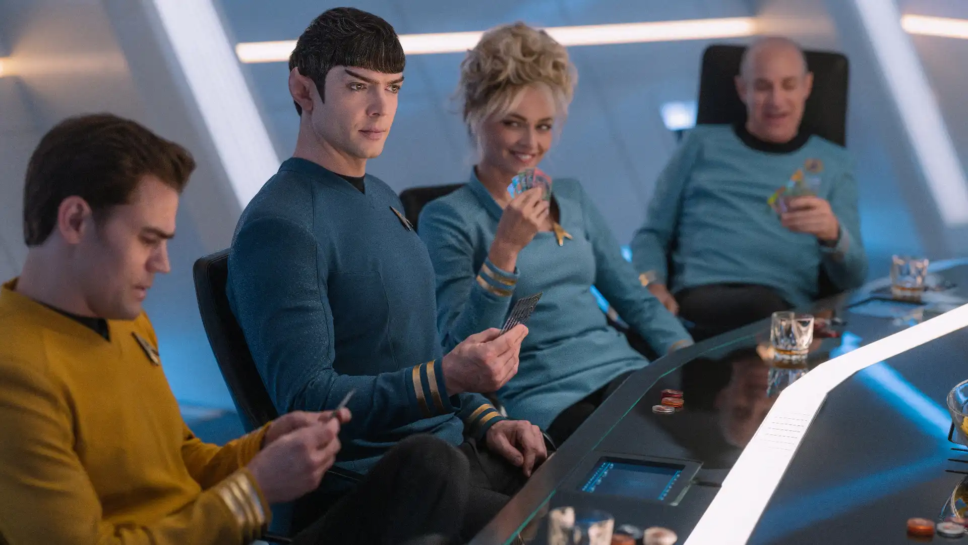 Jess Bush fala sobre interpretar a enfermeira Chapel da série original de Star Trek no USS Enterprise