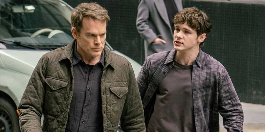 Dexter Morgan e Joey Quinn se reencontram após 13 anos em nova imagem da 2ª temporada de Dexter: Resurrection