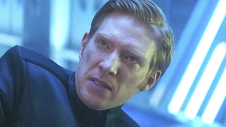 Ator de General Hux revela sentimento sobre morte em Star Wars: A Ascensão de Skywalker
