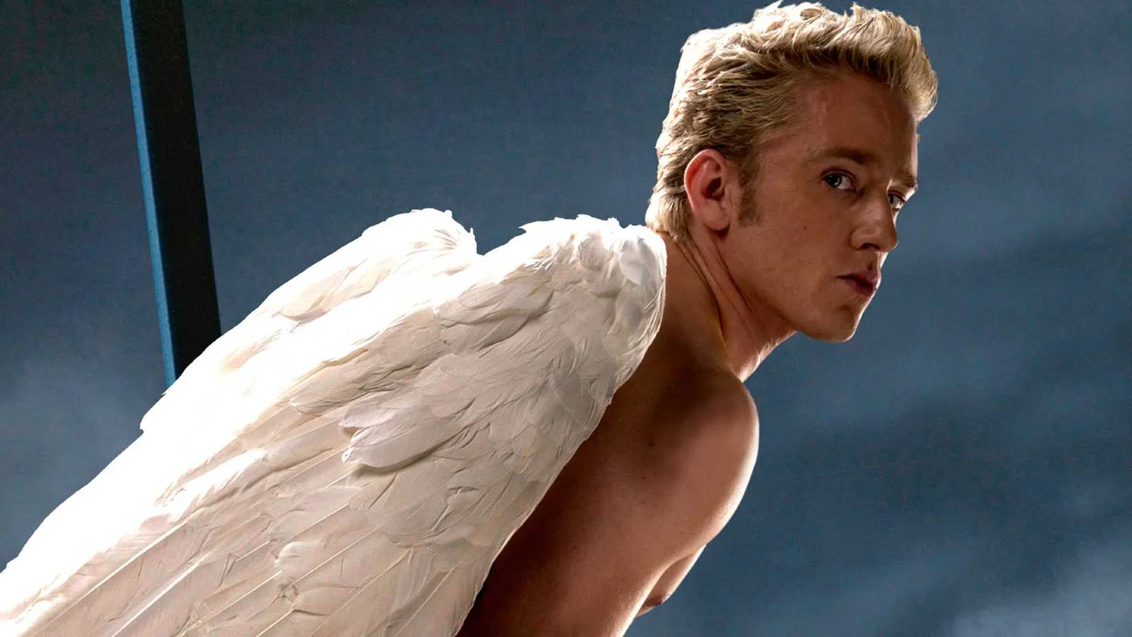 Novo elenco do MCU promete estreia inédita para Anjo em filme dos X-Men
