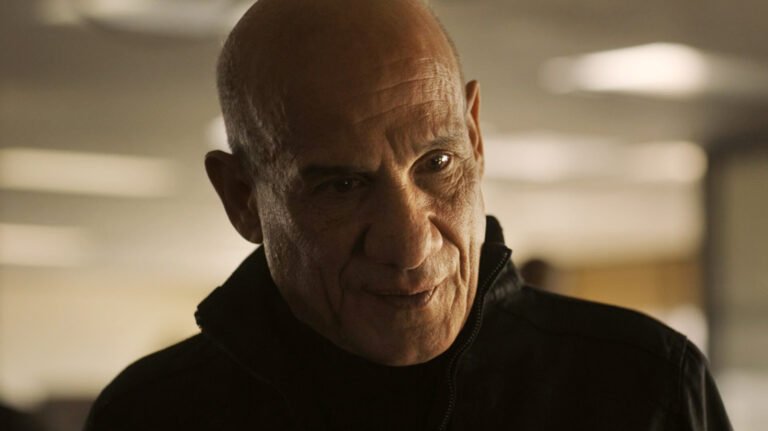 Paul Ben-Victor interpreta Antaan em “Lanterns”, nova série da HBO Max