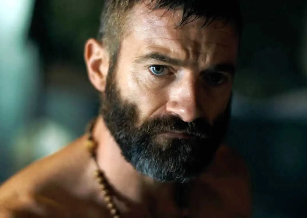 Novo thriller de guerra de Zack Snyder estreia com baixa recepção crítica