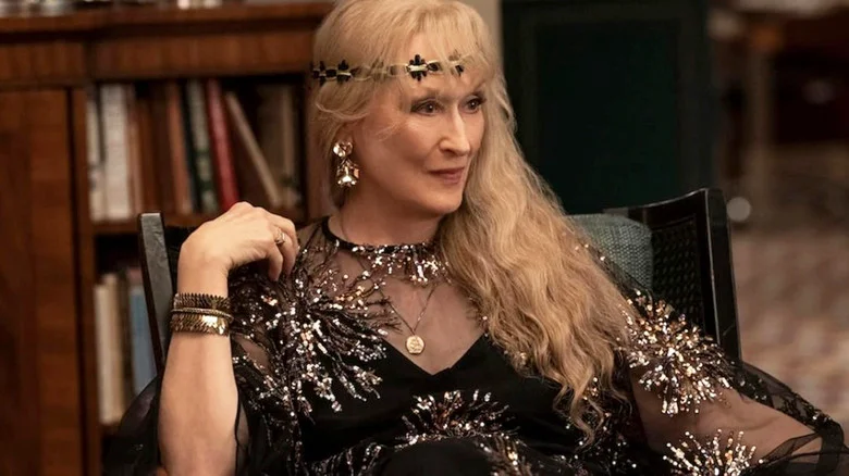 Divulgada a primeira imagem oficial de Meryl Streep como Aslan em novo filme da Netflix
