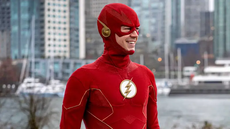 Grant Gustin confirma interesse em retornar como Flash no novo universo DC de James Gunn
