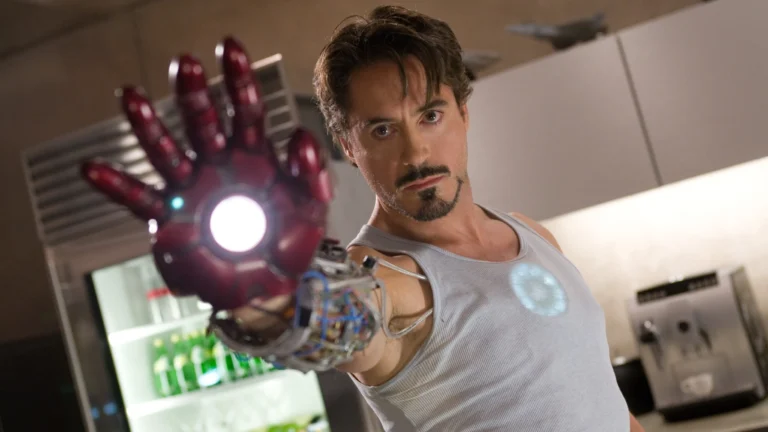 Robert Downey Jr. como Doutor Destino não é uma variante de Tony Stark, e essa é a intenção